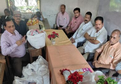 अग्रवाल समाज कल्याण ने जरूरतमंद स्कूली बच्चों को बांटी पाठ्य सामग्री
