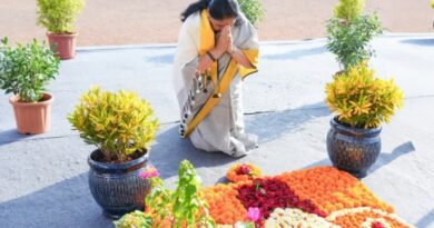 दादा… आप नहीं हैं, यह मन आज भी मानने को तैयार नहीं’; अजित दादा के स्मारक पर नतमस्तक हुईं सुनेत्रा पवार, साझा की भावुक पोस्ट दादा… आप नहीं हैं, यह मन आज भी मानने को तैयार नहीं’; अजित दादा के स्मारक पर नतमस्तक हुईं सुनेत्रा पवार, साझा की भावुक पोस्ट